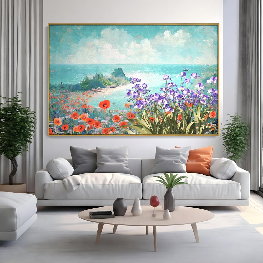 Tablou canvas cu tablou canvas cu maci si flori violet, in rama de aluminiu auriu, pe perete intr-un living